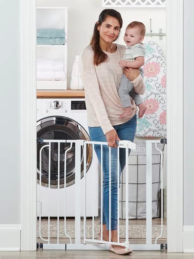 Regalo Safety 38.5 Inch Extra Wide Baby Gate - Image 3